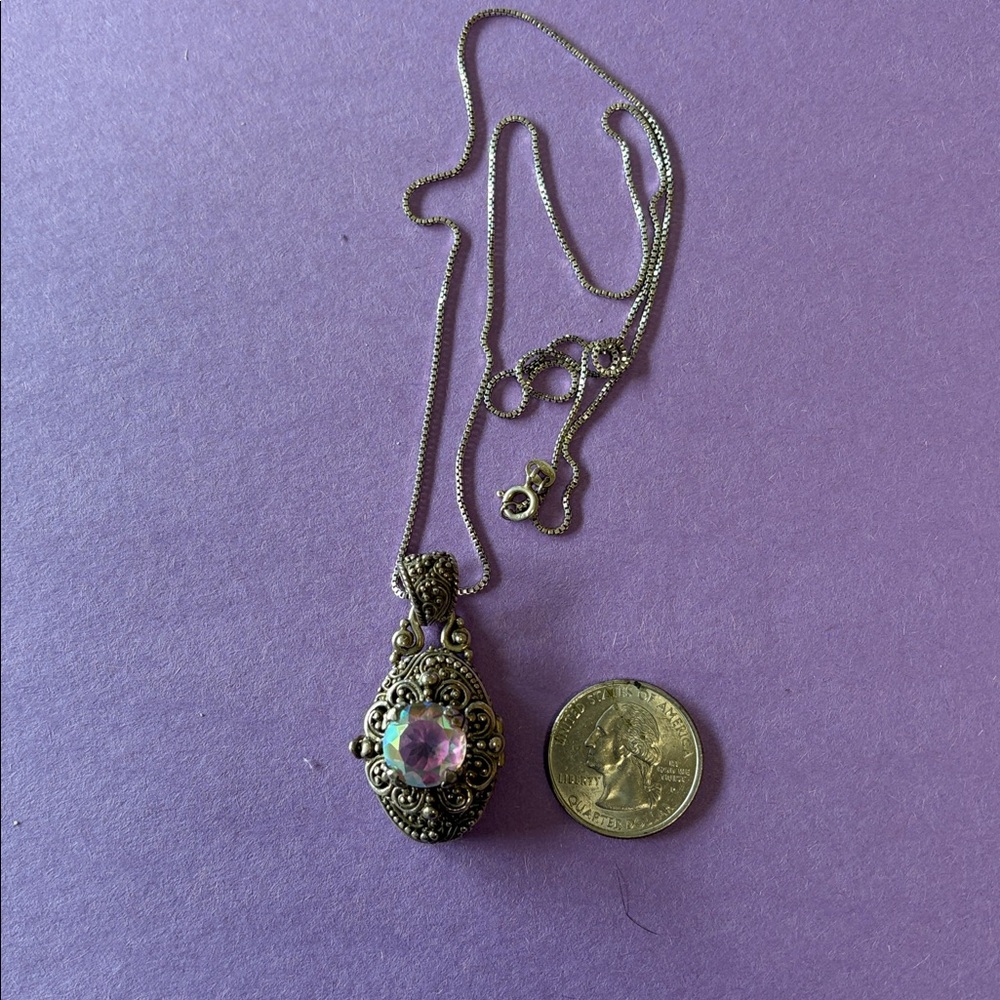 Elegant Sterling Pendant Necklace with Iridescent Stone - Picture 2 of 3
